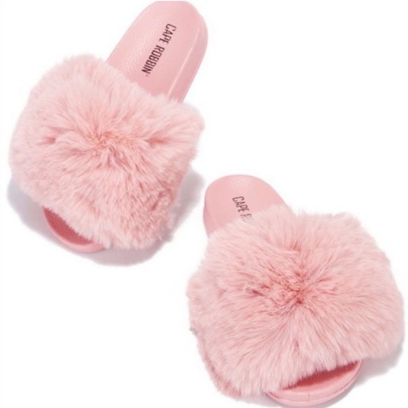Cape Robbin Shoes - CAPE ROBBIN PINK Hard to
find FAUX FUR FLUFFY LUXURY
SLIDES SANDALS